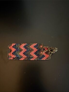 Handwoven Bead Bracelet with Coral and Navy Zigzag